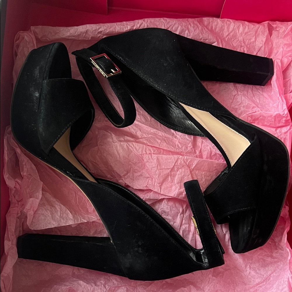 Vince Camuto Black Suede Block Heel Sandals 6.5 4” heel 1” platform